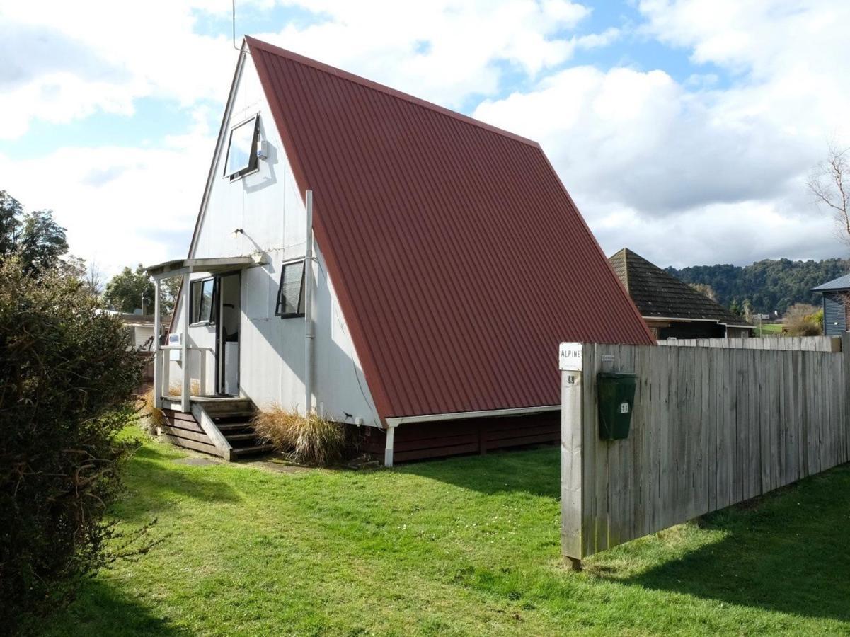 Central Ski Chalet - Ohakune Holiday Home エクステリア 写真