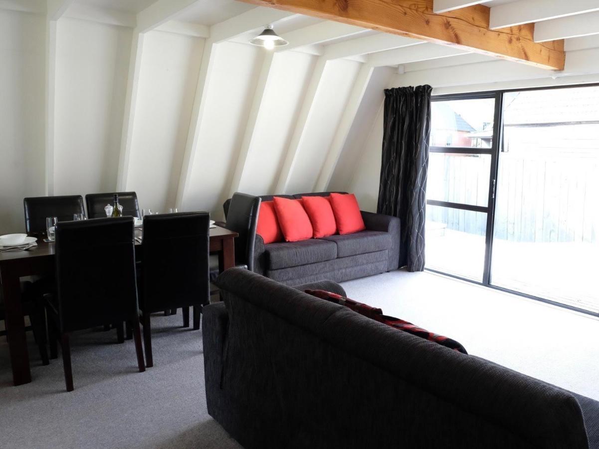 Central Ski Chalet - Ohakune Holiday Home エクステリア 写真