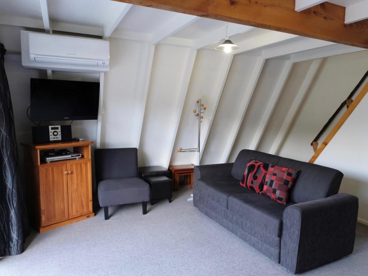 Central Ski Chalet - Ohakune Holiday Home エクステリア 写真